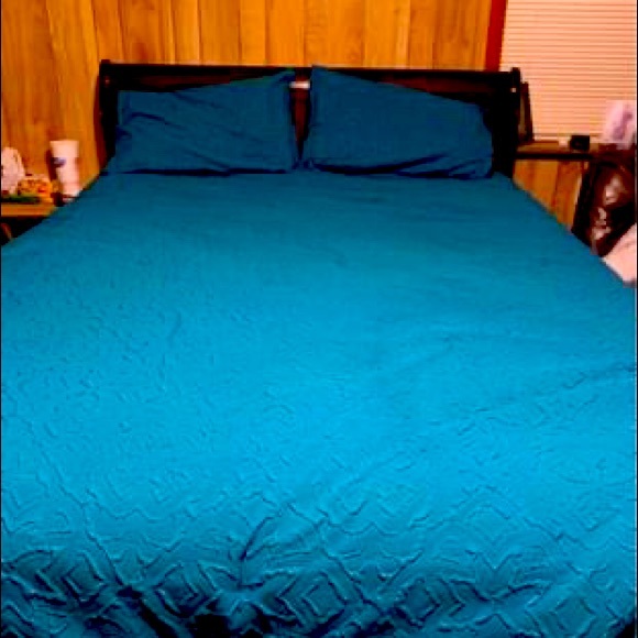 Comforter - Picture 1 of 2